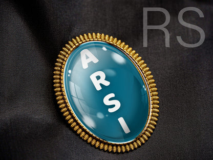 Broche dorée style baroque (30x40mm)