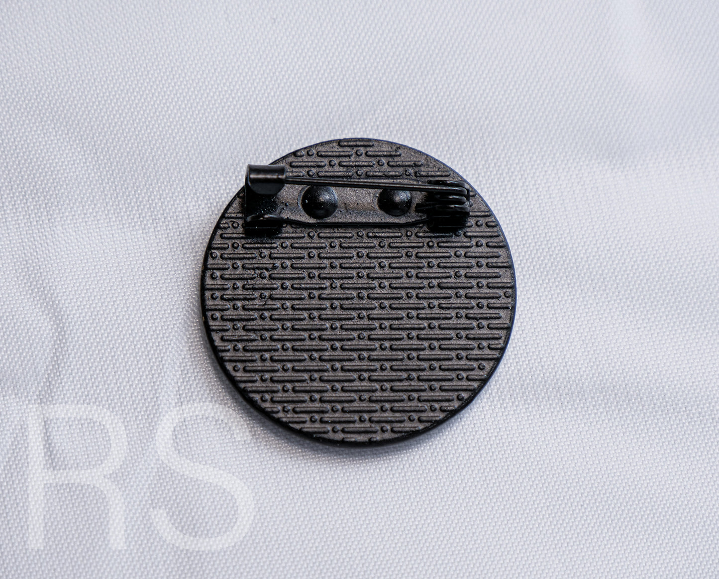 Broche noire mixte